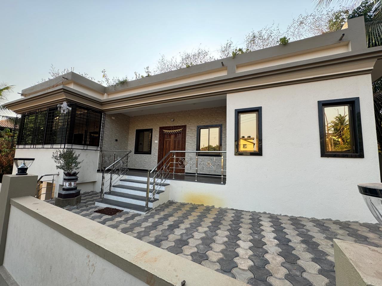 Modern transit station